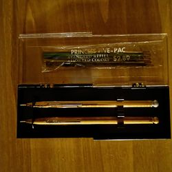 Set a vintage writing pins