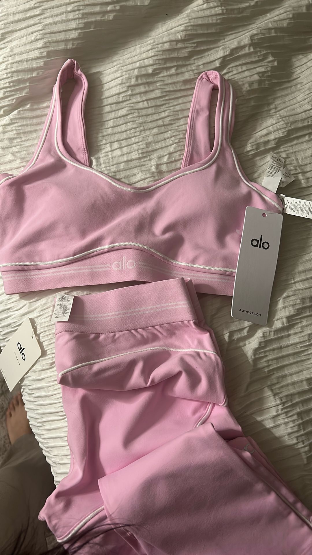 Alo Set Pink Heart Throb