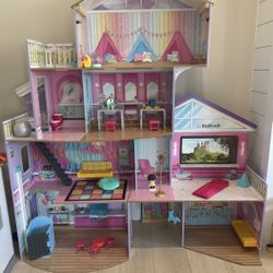 KidKraft Ultimate Slumber Party Wooden Mansion Dollhouse