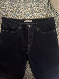Women Levi’s 311