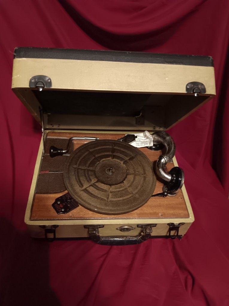 Vintage 1930s BIRCH Phonograph Model 500