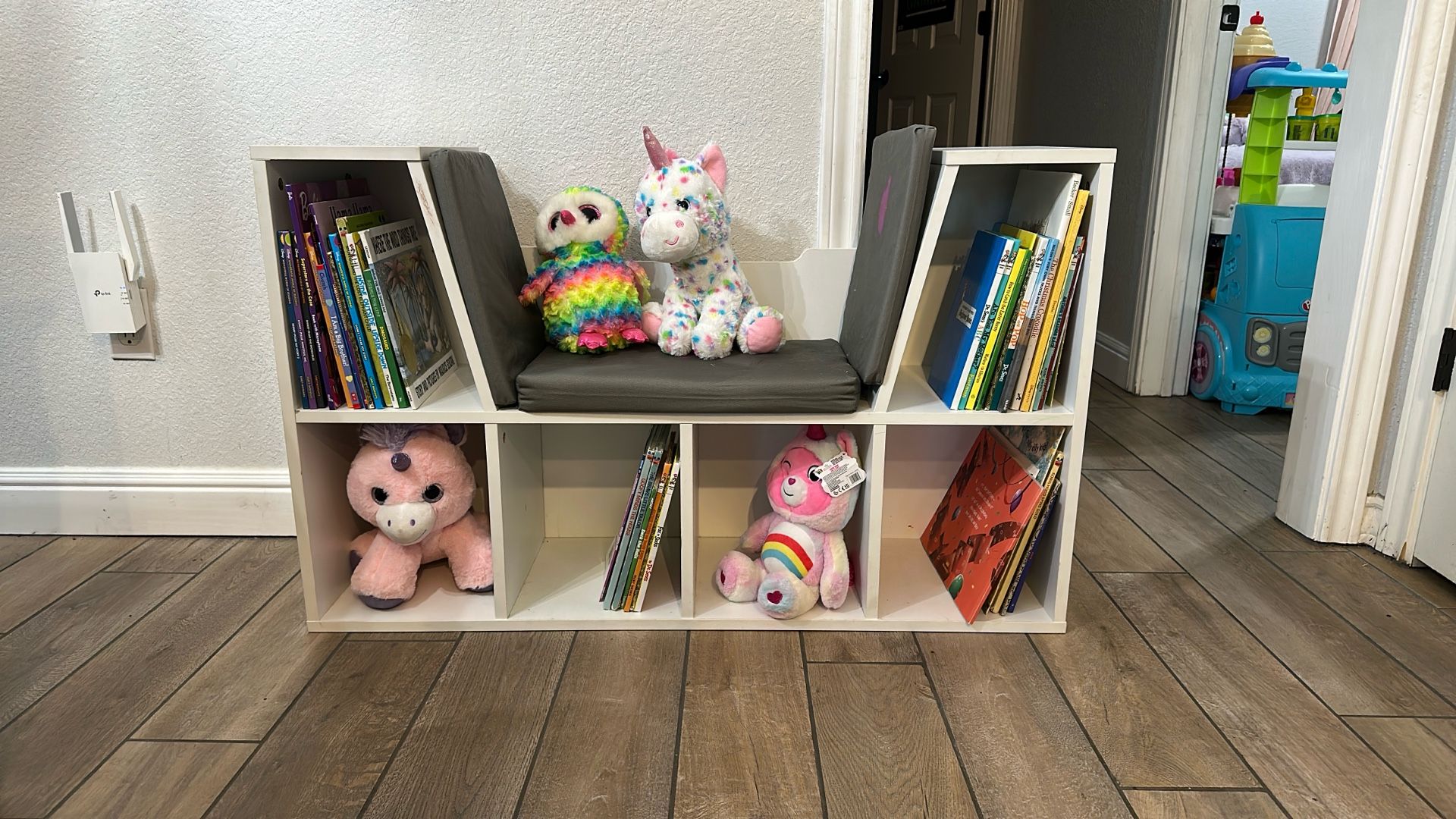 Children/Toddler Bookshelf With Reading Nook