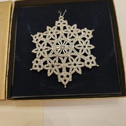 Stunning New York 2007 Sparkling Snowflake ornament