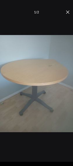 Table  with 2 chairs