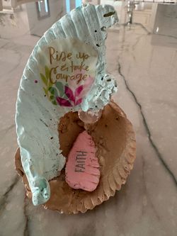 NEW Handmade Seashell Decor w/ “Rise Up & Take Courage” Faith Stone – Coastal Christian Gift