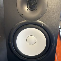 Pair Of Yamaha Hs8 Studio Monitors