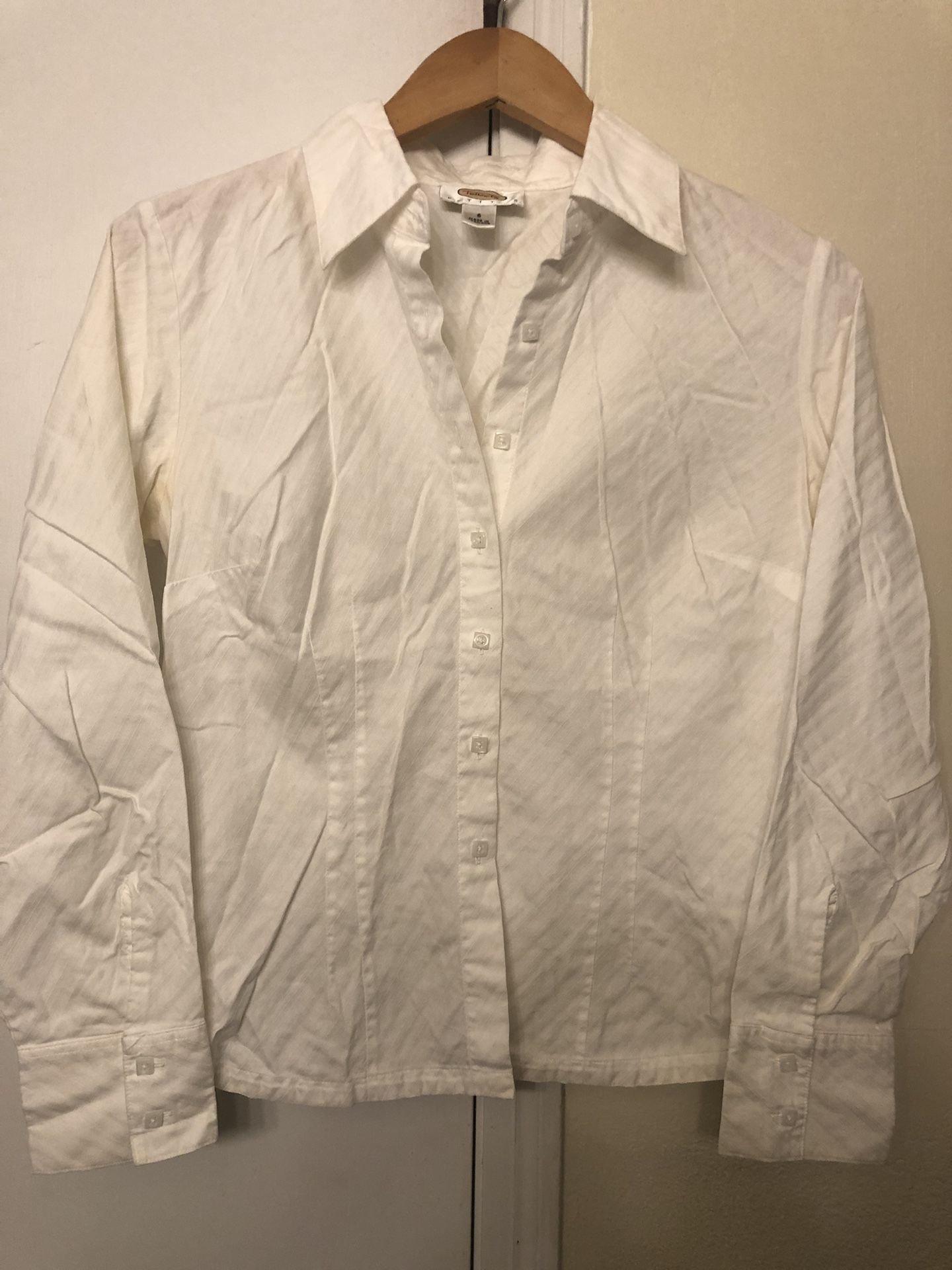 Talbots size 6 White Dress Shirt