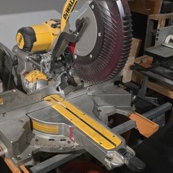 Dewalt Corded Sliding Miter Saw 12 Inch