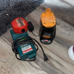 RYOBI 12.0v Battery/ Makita 12v Battery and Docking Station