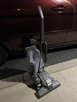 Vacuum Cleaner (Kirby)
