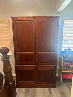 Free tv center - dresser / clothes wardrobe