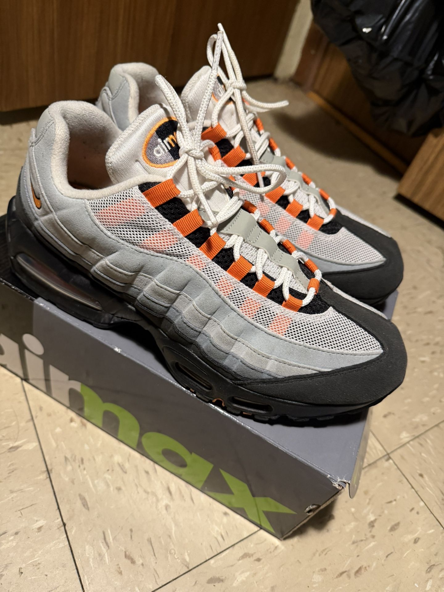 Nike Air Max 95 Mandarin Orange.