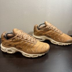 Nike Air Max Plus Tan and Cream