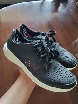 CROCS LiteRide Pacer Shoes Women's Size 8