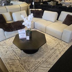 LAST ITEM COFFEE TABLE FLOOR.MODEL 