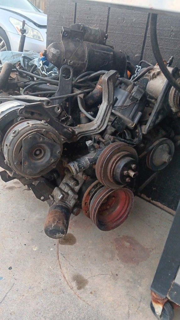 Engine  V 6 with transmission from a 1984 Oldsmobile