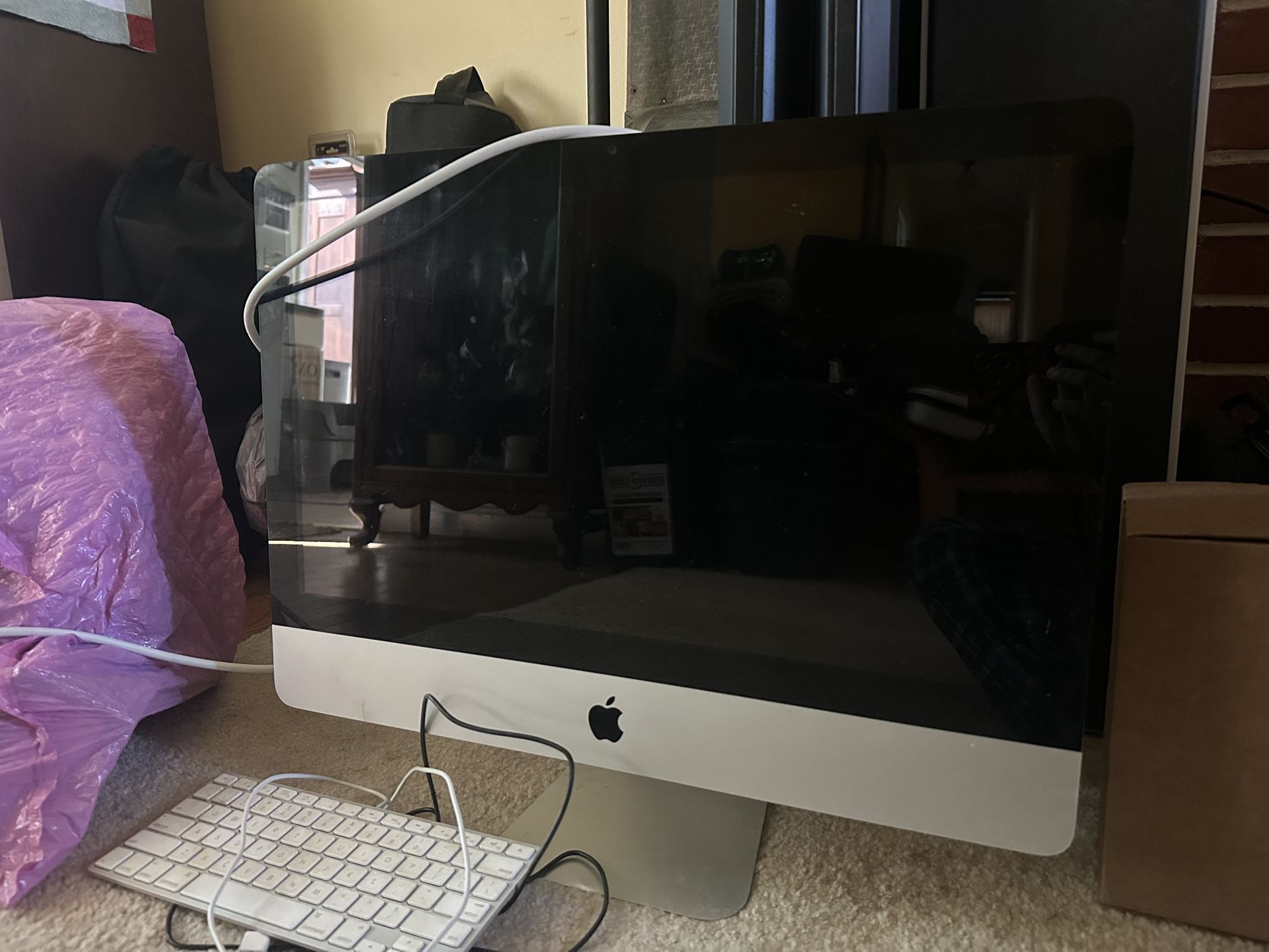 Apple iMac (21.5-inch, Mid 2011)