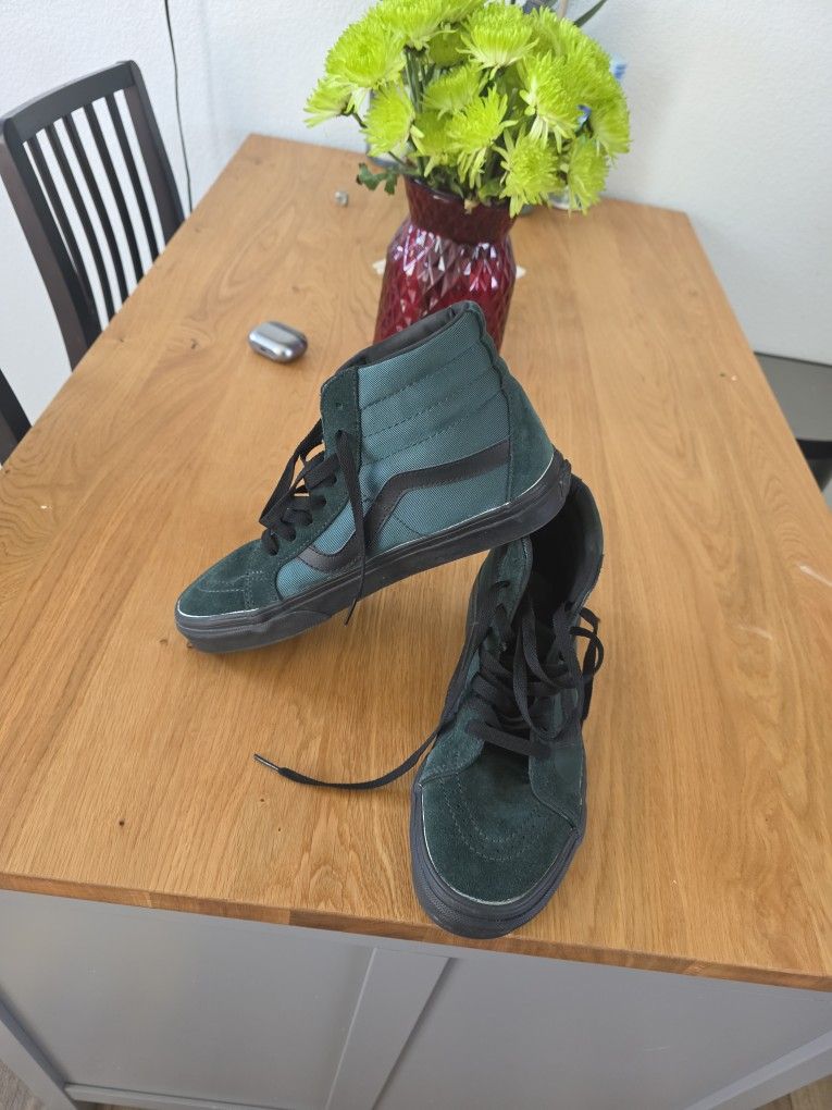 Brand New Hightops Vans Size 9 Men's