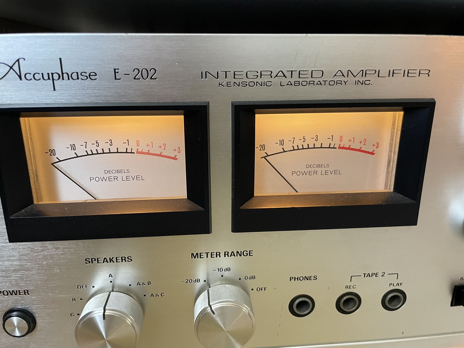Accuphase E202