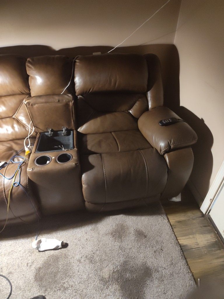 Homestretch Electrical Leather Recliner