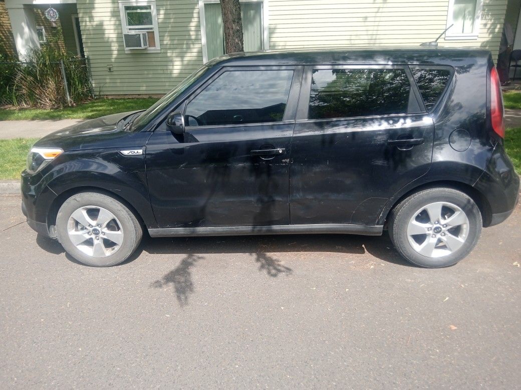 2017 Kia Soul 1.6L *262,000 Miles