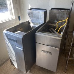 2 commercial grade gas fryers both work great came out of a restaurant I used to work at can delivery  500$ for both They cost at leash $2000 each sol