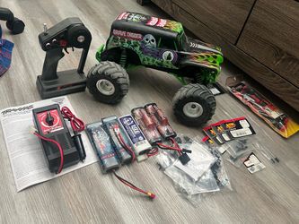 Traxxas Monster Jam Grave Digger Lot
