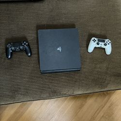 PS4 Gaming Console Controllers Included