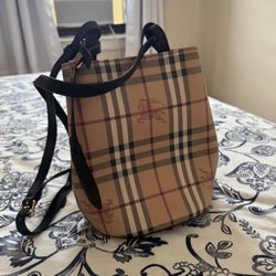 Burberry Purse.
