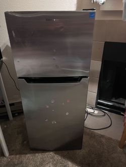 Mini fridge