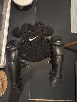 (Without Helmet) Black Nike catchers gear