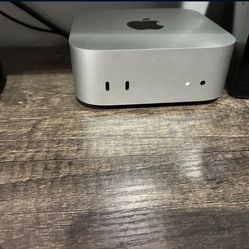 M4 mac mini 16gb ram 256 gb storage with keyboard and trackpad