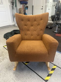 Modern Bouclé Accent Chair – Barely Used
