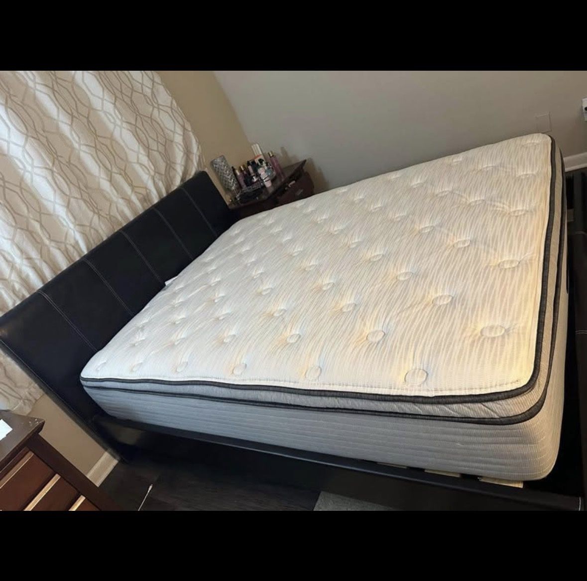 Bedroom Set With Mattress And Extra Table