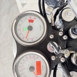 2014 Triumph thruxton