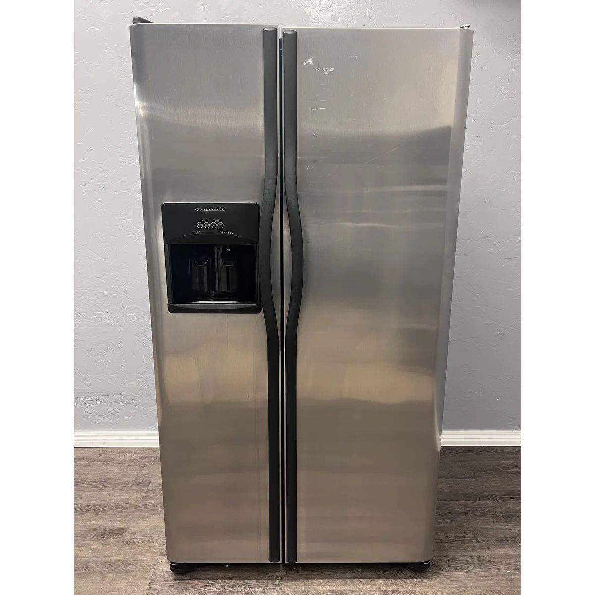 Frigidaire 26 Cu. Ft. Refrigerator FRS6R5ESBS