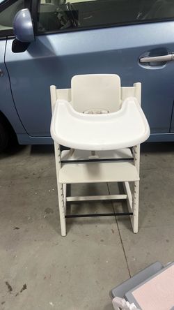 Stoke White Wooden Baby High Chair with Tray
