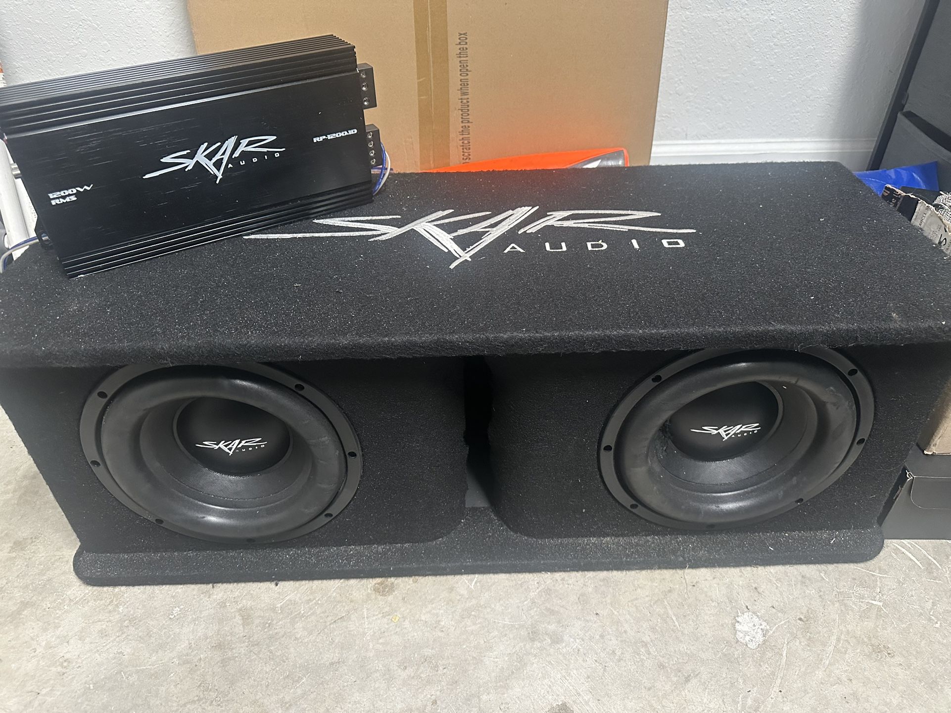 Car Speaker And Amp