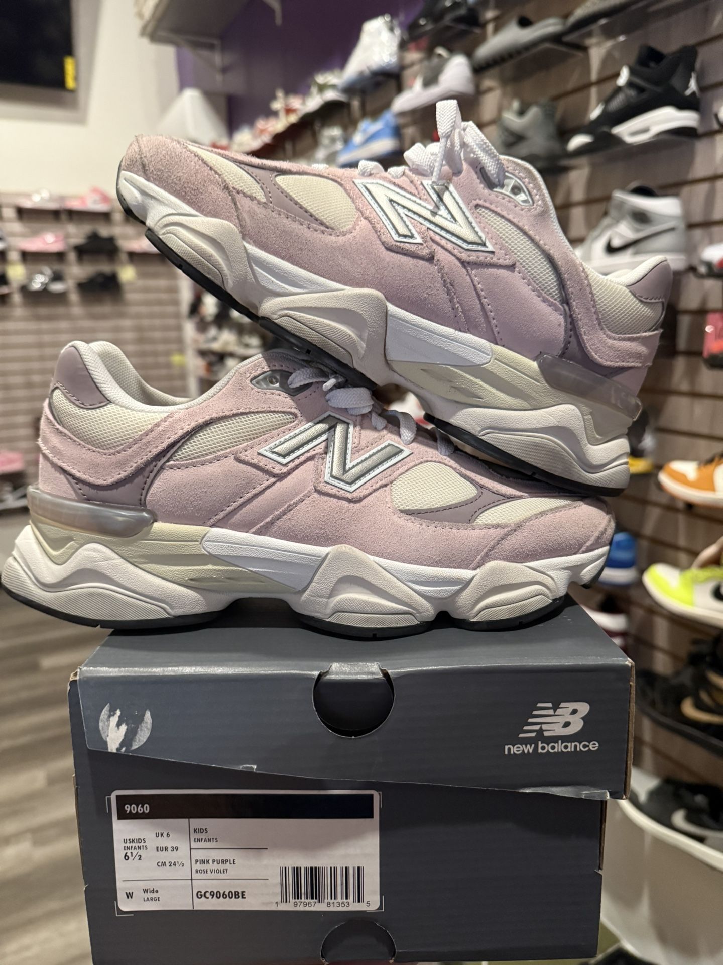 New Balance 9060 Pink 6.5Y