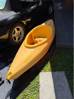 Yellow 8FT Recreational Kayak – Sun Quest