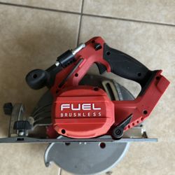 Milwaukee Fuel Circular Saw