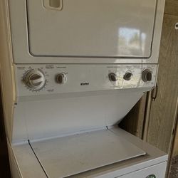 White duplex washer n dryer 230 volts