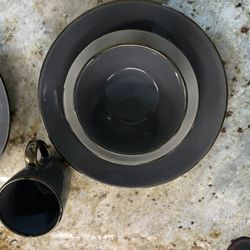 16 Piece Dinnerware Set 