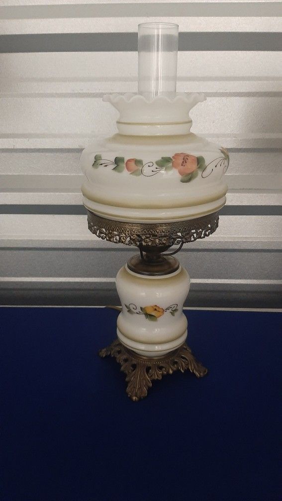 Gorgeous Vintage Parlor Table Lamp