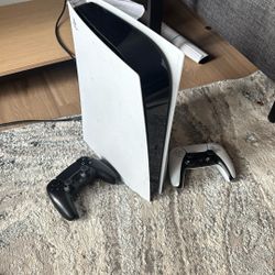 Ps5 W Two Controllers 