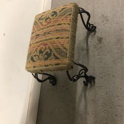 12x14x16 Good condition metal ottoman