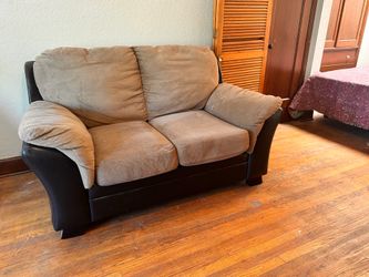 Free love seat