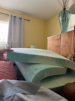 Queen sized, 3-inch thick memory foam mattress topper