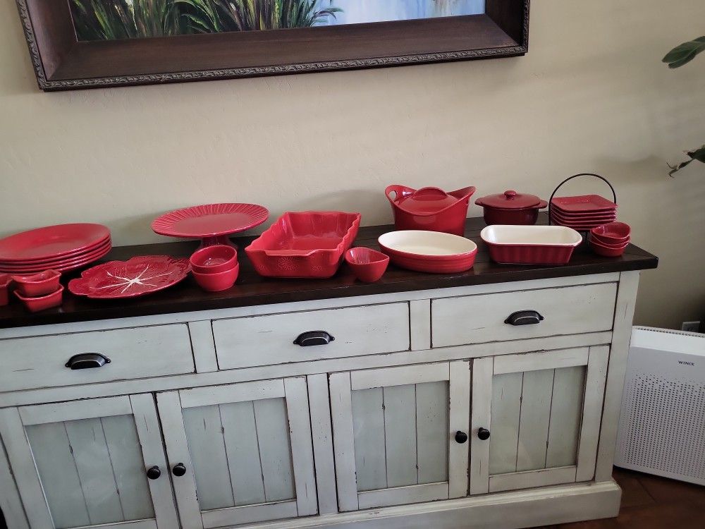 Various Bakeware Dishes And Cake Stand