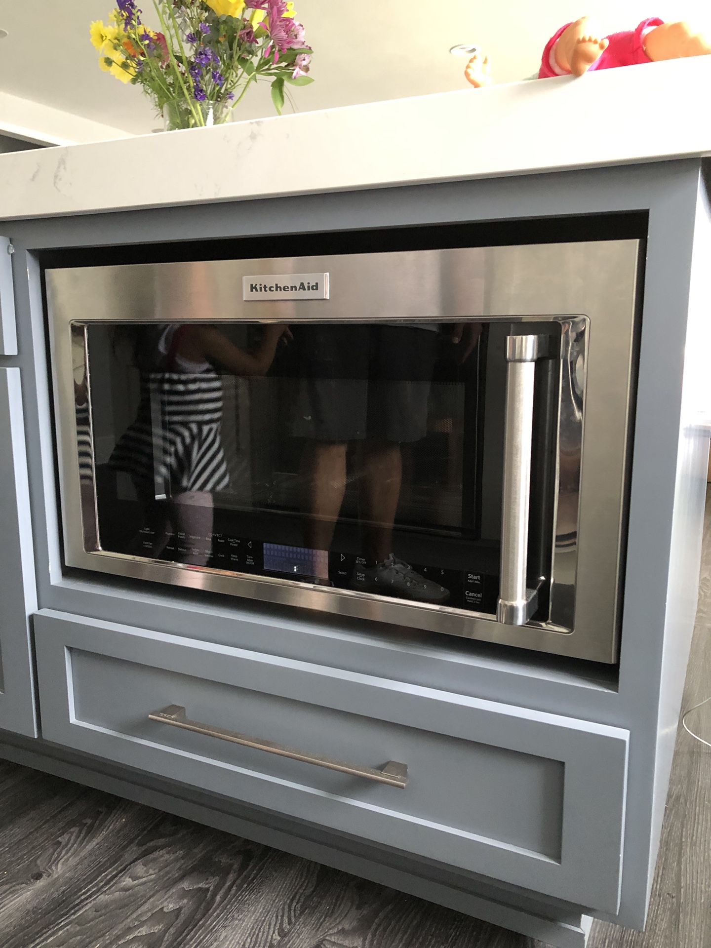 Like-new KitchenAid microwave